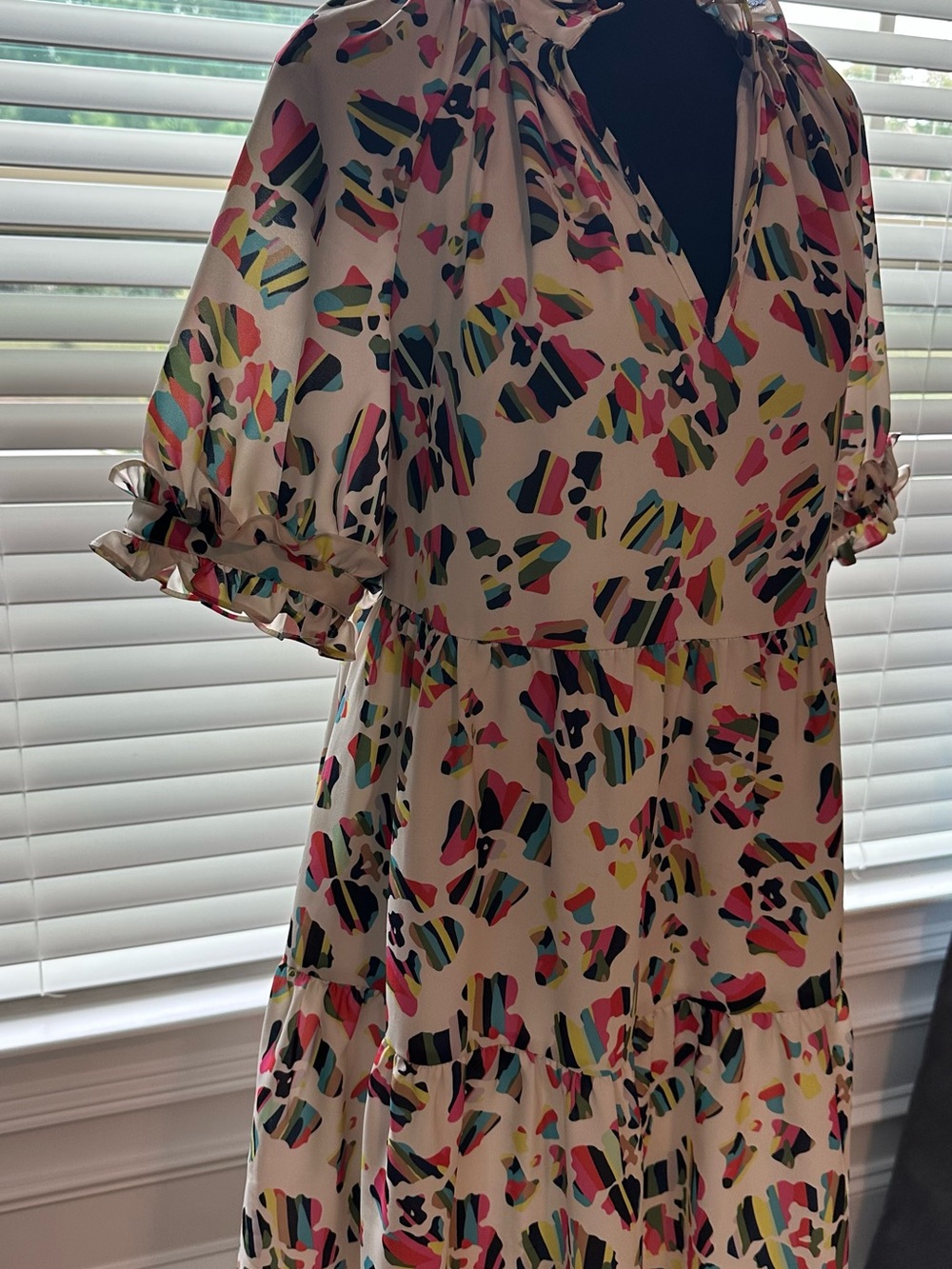 10 Crosby Derek Lam Cream Mini Dress with Multicolor Abstract Print - Picture 4 of 4